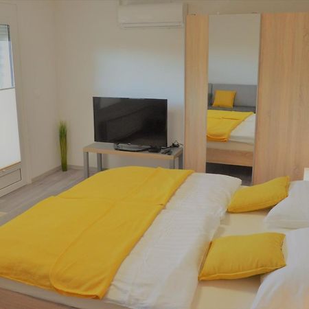 Apartma Vila Zigmund Cerknica Exterior foto